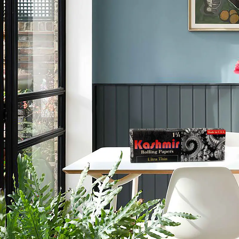 Ultra Thin 1 1/4 Rolling Papers - Image 2
