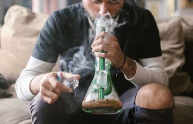 How it Works? Smoking vs Edibles!